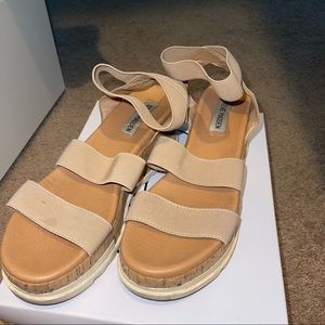 STEVE MADDEN PLATFORM SANDALS - SIZE 7.5